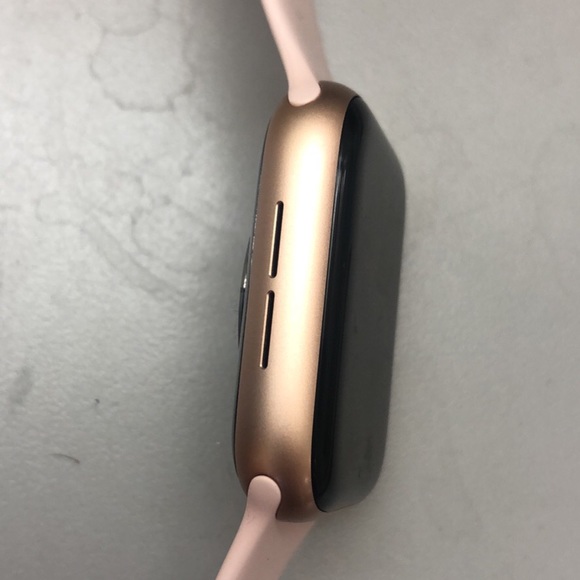 Apple Watch Series 4 44mm Rose Gold - Picture 5 of 6